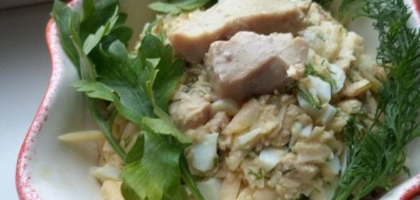 Салат из печени трески с сыром