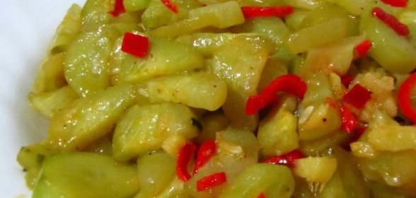 Жареные огурцы по-китайски
