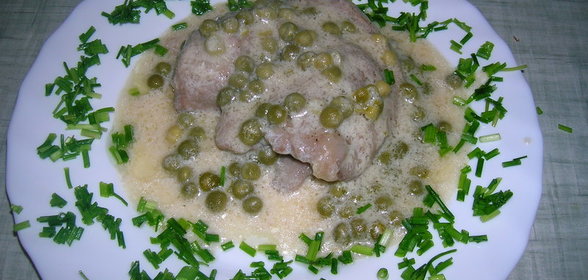 Сливочная индейка с горошком по-чешски