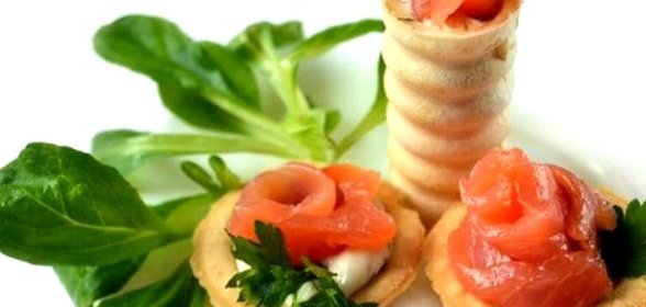 Закуска с семгой в тарталетках