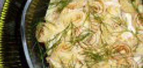 Салат с блинчиками