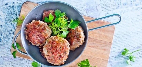 Котлеты из куриного фарша с крабовыми палочками