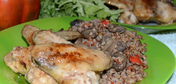 Гречневая каша с овощами и грибами