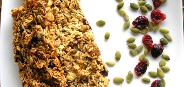 Медовые батончики из геркулеса и сухофруктов