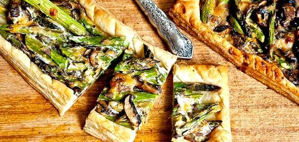 Тарт со спаржей, грибами и сыром