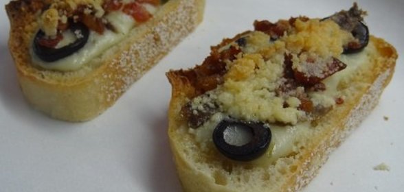 Анчоусы с Хлебом и Сыром