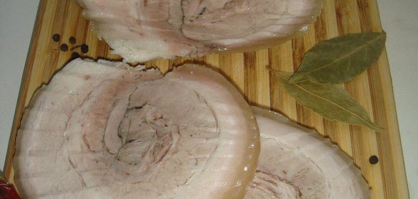 Рулет с чесноком и перцем