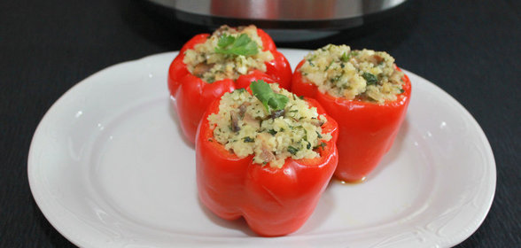 Сладкие перцы фаршированные кускусом с грибами и фетой