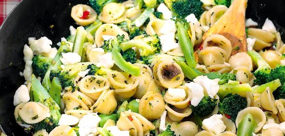 Ореккьетте с брокколи и козьим сыром