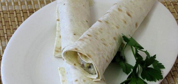 Рулет из лаваша с курицей