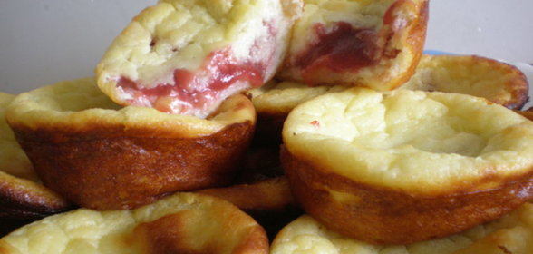 Творожные запеканки с клубникой