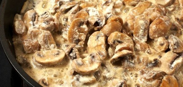 Боровики жареные с луковой подливкой