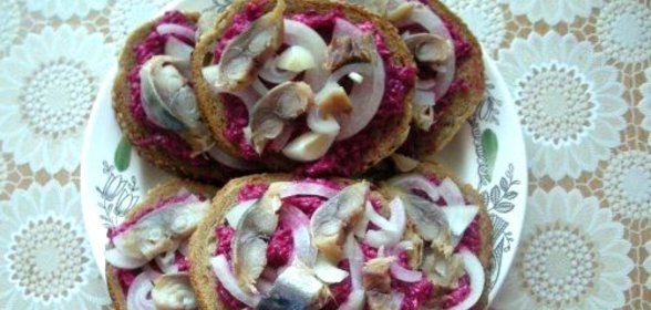 Бутерброды с селедкой