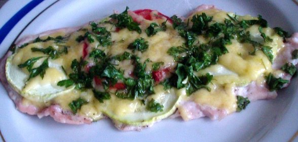 Куриное филе с овощами и сыром