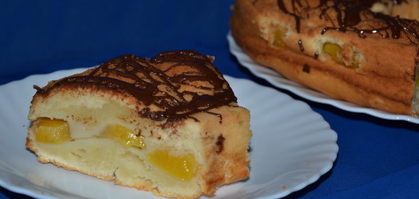 Сливочный кекс с персиками