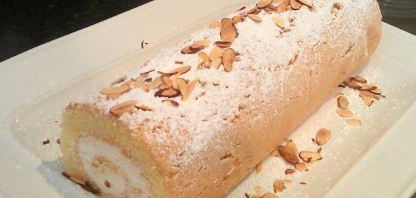 Миндальный рулет