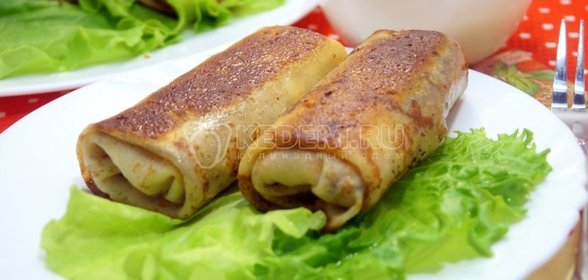 Фаршированные блины с колбасой и грибами