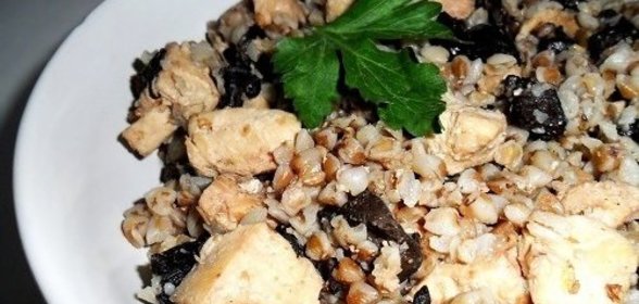 Гречка с курицей и грибами