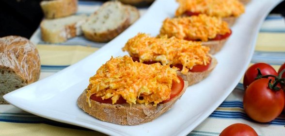Бутерброды с морковью и сыром