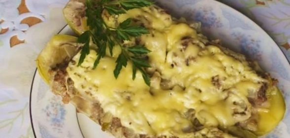 Кабачки, запеченные с фаршем и сыром