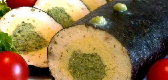 Паровой рыбный рулет в нори