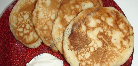 Вкусные оладьи на кефире с добавками