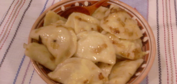 Вареники с капустой и благодарностью Маме Таси.Тесто на лимонном соке