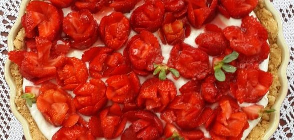 Тарт с клубникой без выпечки