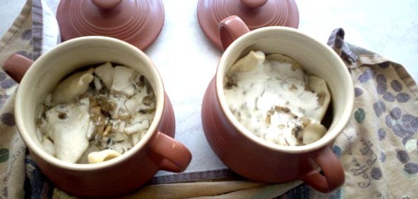 Запеченные в горшочках вареники