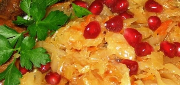 Квашеная капуста с ананасом и гранатом