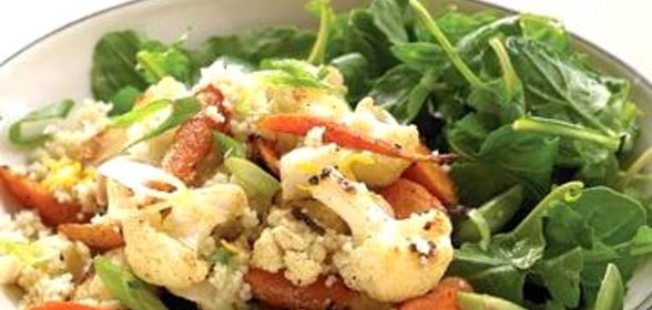 Салат с крупой и жареными овощами