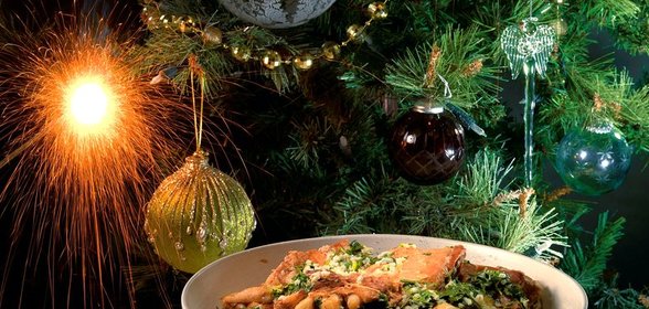 Вареное мясо с кисло-острым соусом