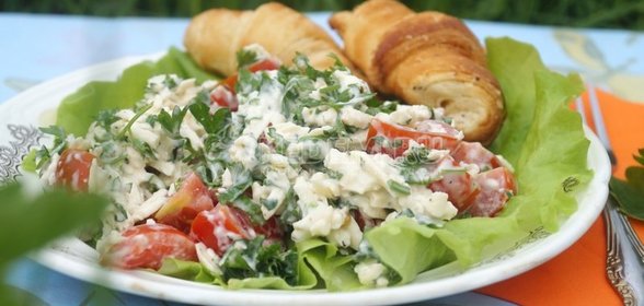 Салат из помидоров с сыром