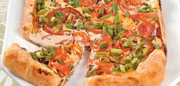 Летний пирог с помидорами