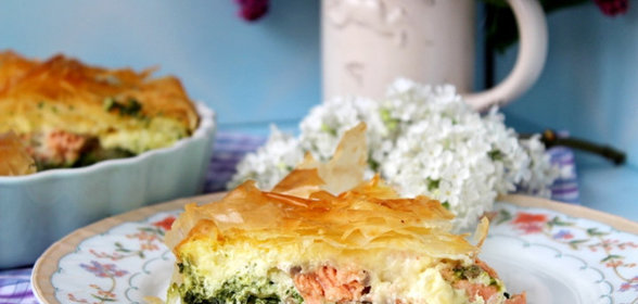 Свинина, запеченная с луком и сыром