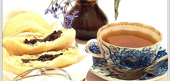 Печенье сахарное с шоколадной начинкой