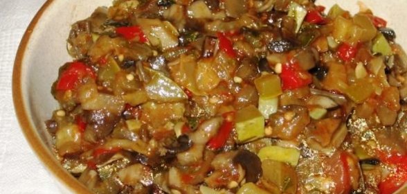 Баклажанное рагу с лесными грибами