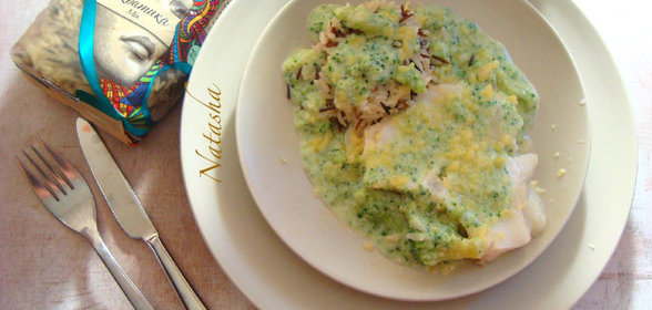 Брокколи в сливочном соусе с рисом