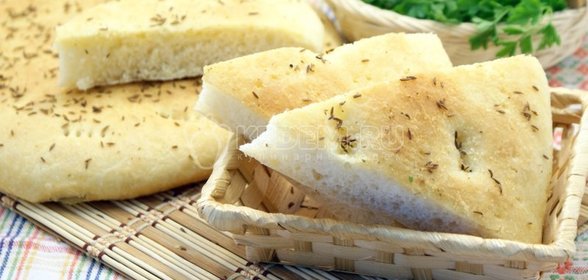 Салат из яблок, красной капусты и сыра