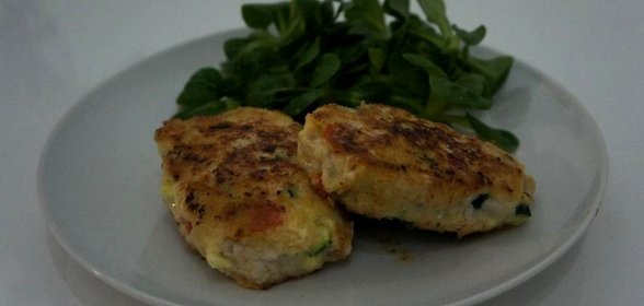 Нежные котлеты с овощами и сыром