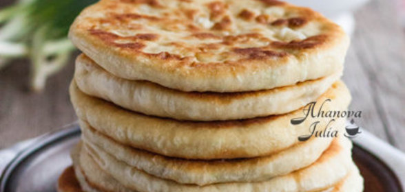 Лепёшки с брынзой и не только