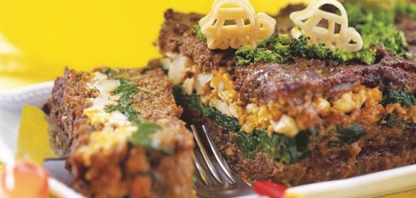 Мясной рулет со шпинатом