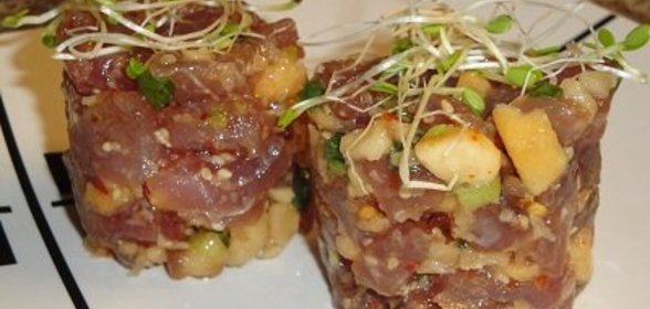 Свежий Желто-пёрый тунец с Макадамия орехами ! ! !