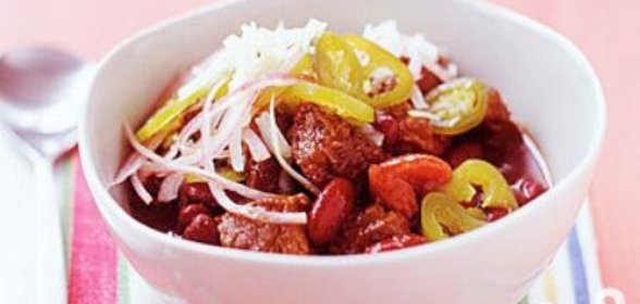 Жаркое из говядины, итальянских колбасок и помидоров