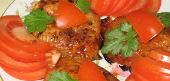 Свиные отбивные, запеченные под ананасами и сыром