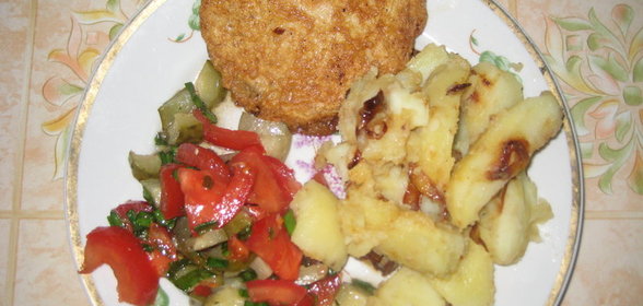 Шарлотка со сливами и не только...(не шедевр)