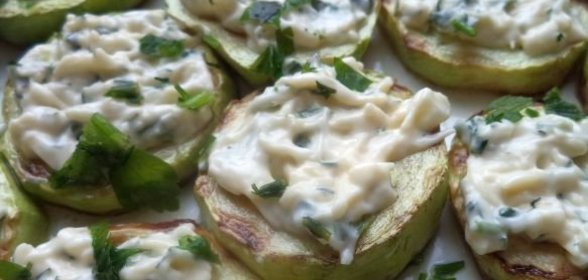 Жареные кабачки с сыром