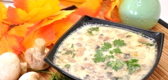 Суп с шампиньонами и плавленым сыром