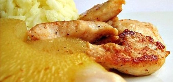 Куриные грудки с ананасами.