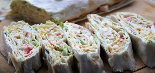Рулет из лаваша с крабовыми палочками
